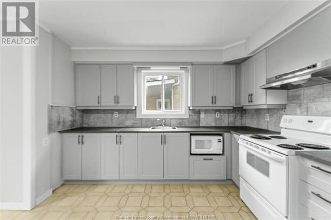 Building Photo - 759 Pierre Ave