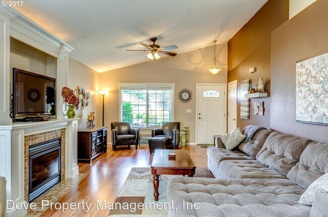 Foto del edificio - 3 br, 2 bath House - 13301 NE 46th Street