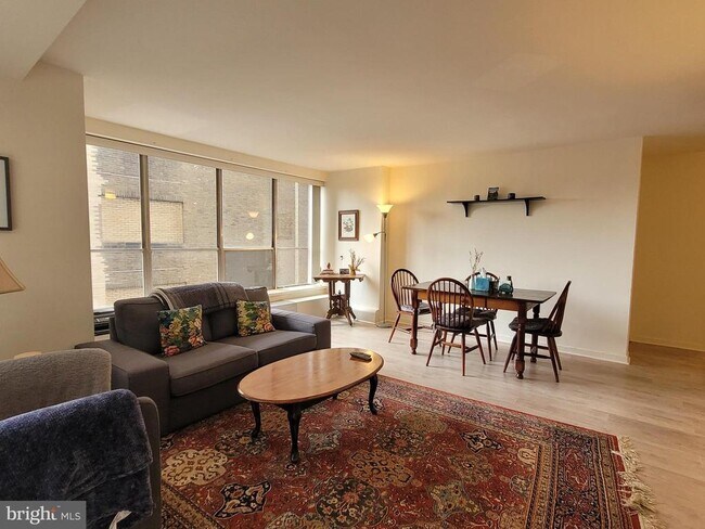 Foto del edificio - 224-30 W Rittenhouse Square