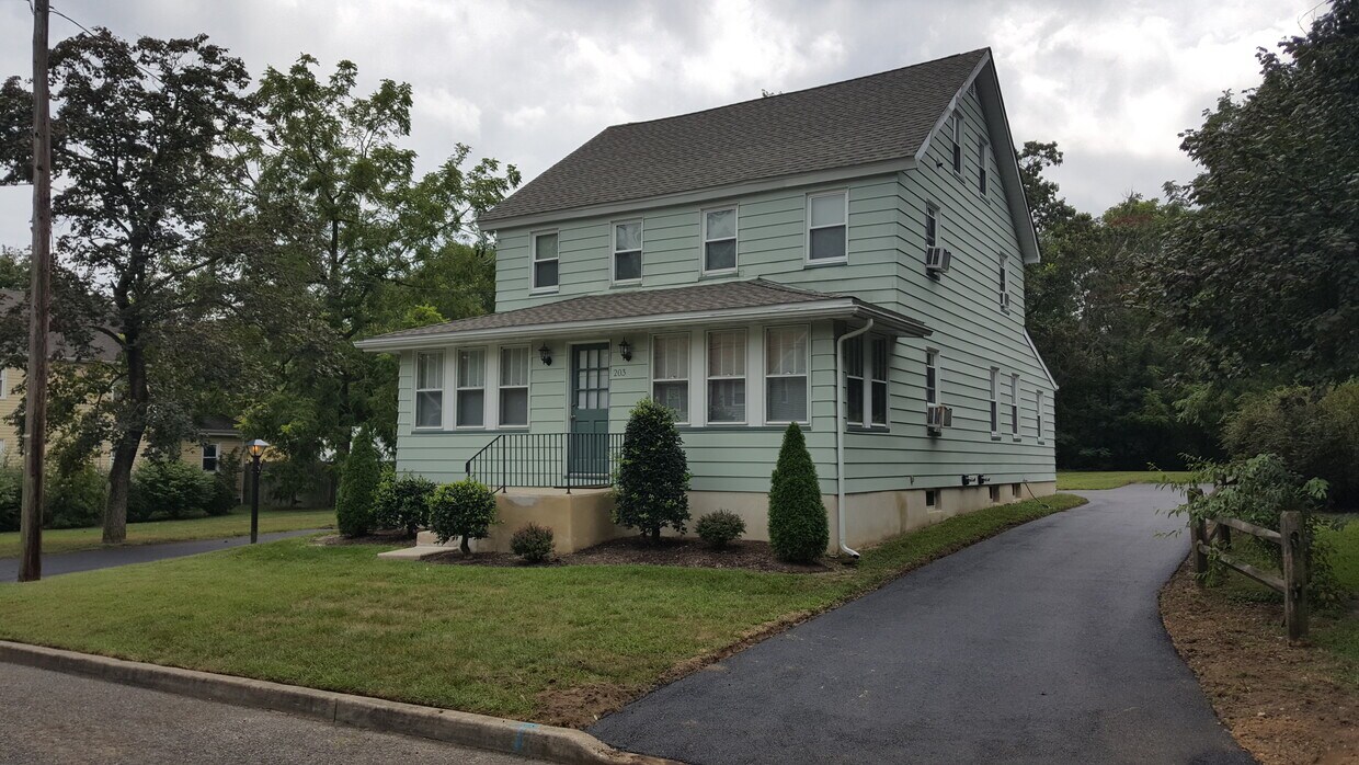 203 E Pacific Ave, Buena, NJ 08341 Apartments in Buena, NJ