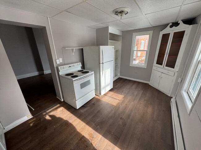 Foto del edificio - 727-729 W 4th st - 729 W 4th St Floor 2