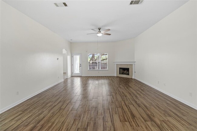 Building Photo - 1011 St Helena Dr