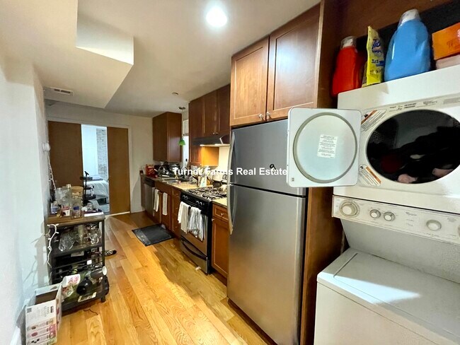 Foto del edificio - 64 Louis Prang St