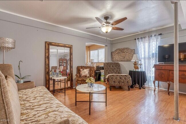 Foto del edificio - 1532 W Delaware St