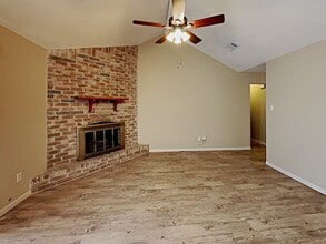 Building Photo - 2606 Elm Hollow St