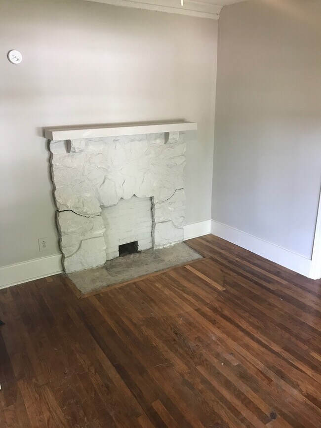 Foto del edificio - 4 Bed, 2 Bath Near UOM