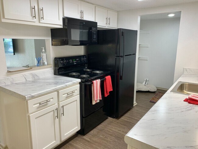 Foto del edificio - Quail Hollow Apartments