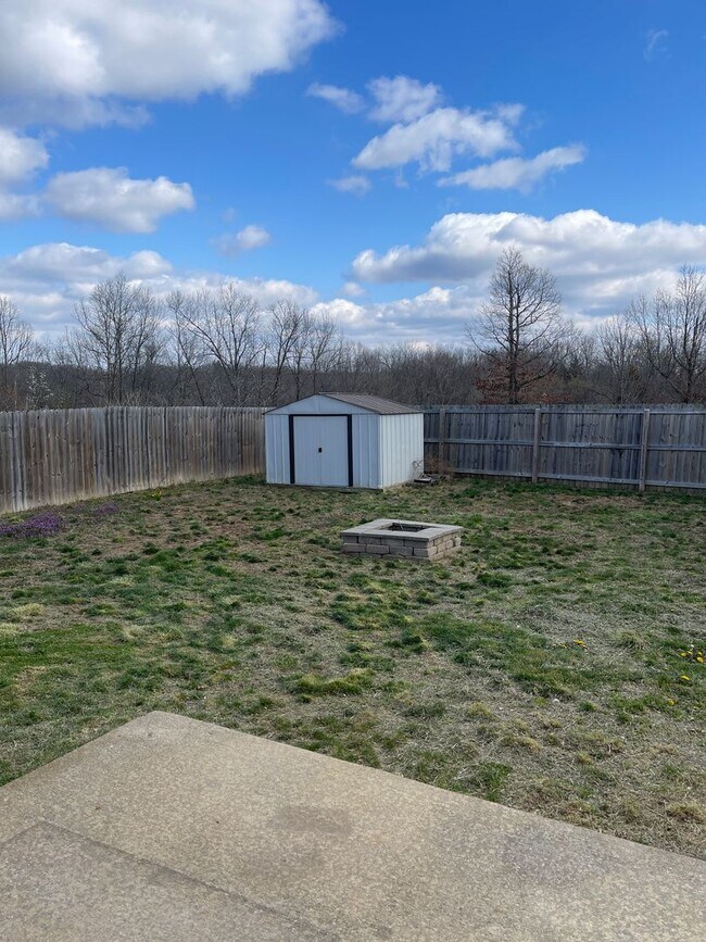 Foto del edificio - 16830 Huntington Ln