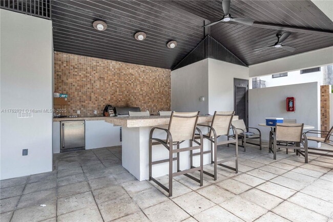 Foto del edificio - 3041 Indiana St