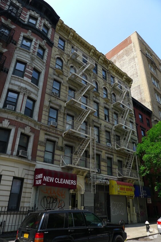 - 134 E 17th St