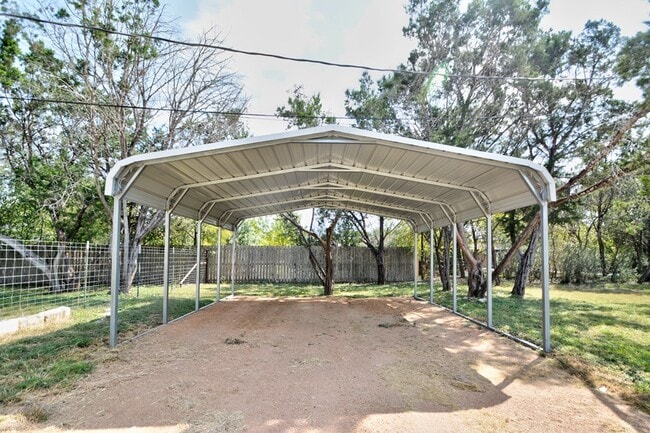 Foto del edificio - 659 Town Creek Rd