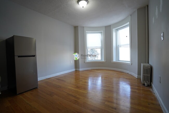 Photo - 1124 Commonwealth Ave Apartment