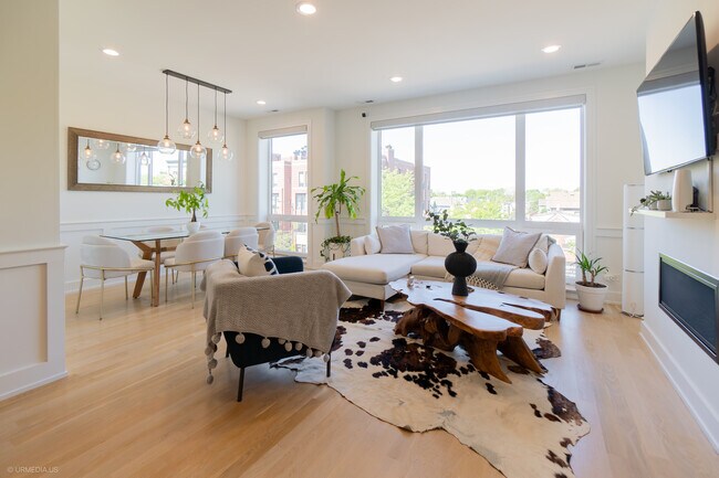 Foto del edificio - 4119 N Western Ave