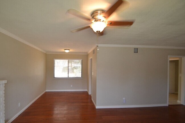 Building Photo - 10271 Croydon Way