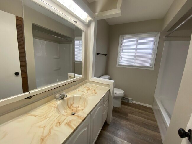 Foto del edificio - 6534 N 53rd St