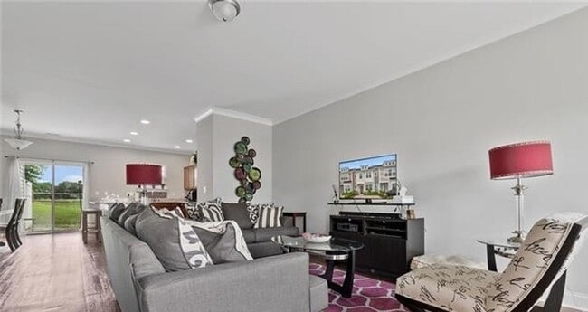 Building Photo - Spacious 3BR/2 BA Townhome Located in Caba...