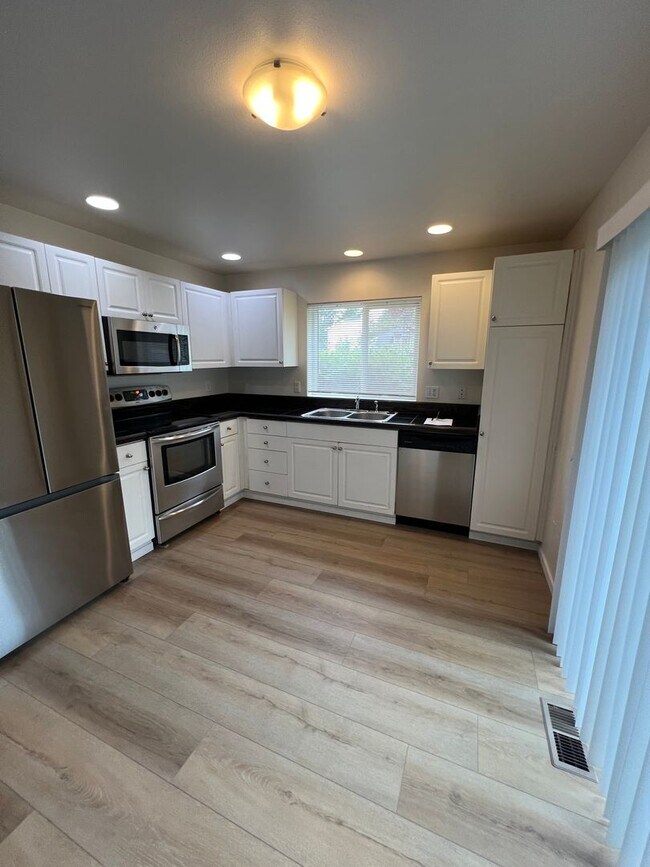 Foto del edificio - Corner lot home Maple Valley!