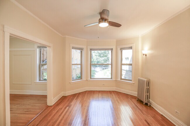 Foto del edificio - 5549 N Magnolia Ave