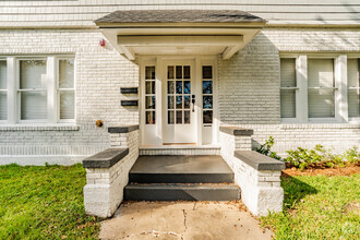 Building Photo - The Fernbank Apartments