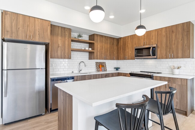 Building Photo - Westland Townhomes