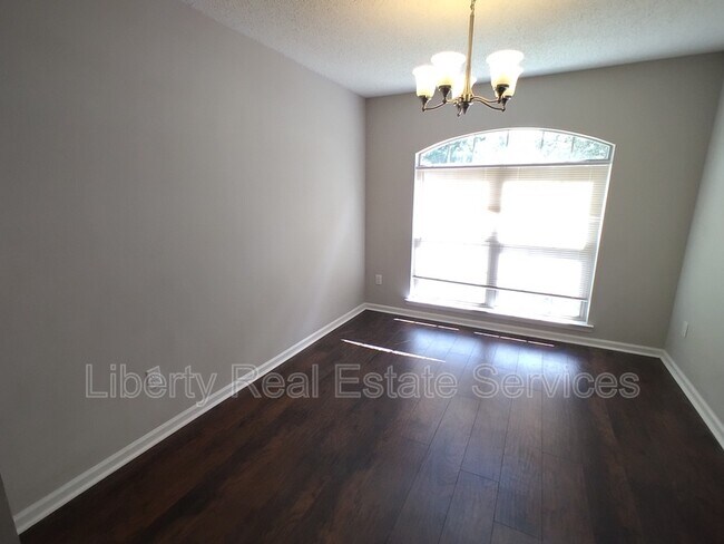 Foto del edificio - 101 Wayfair Ln