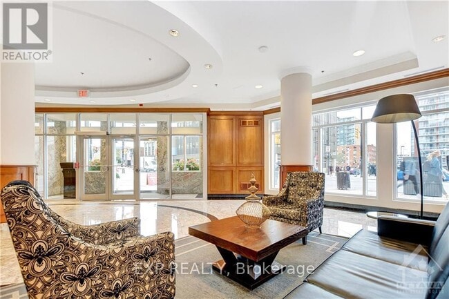 Building Photo - 242 Rideau St