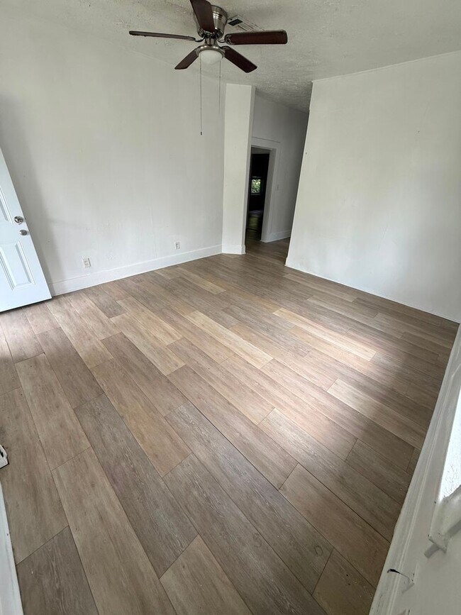 Foto del edificio - 1380 Live Oak St