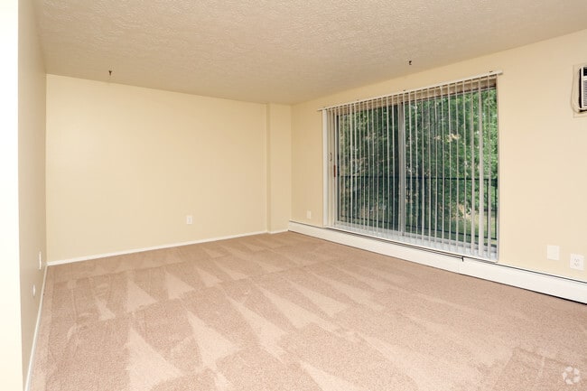 2BR, 1.5 BATH 900SF - Summit Ridge Apartments