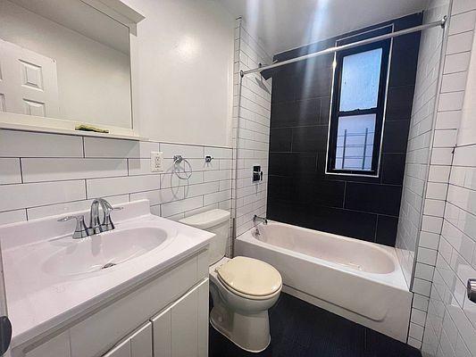 Foto del edificio - 1 bedroom in BRONX NY 10452