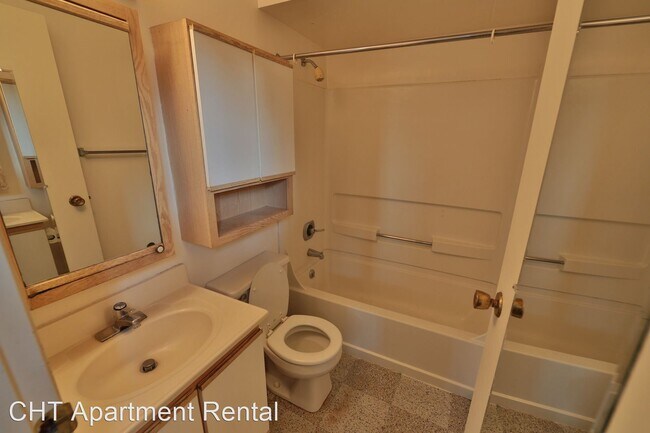 Building Photo - 1 br, 1 bath Apartment - 127 Langdon St.