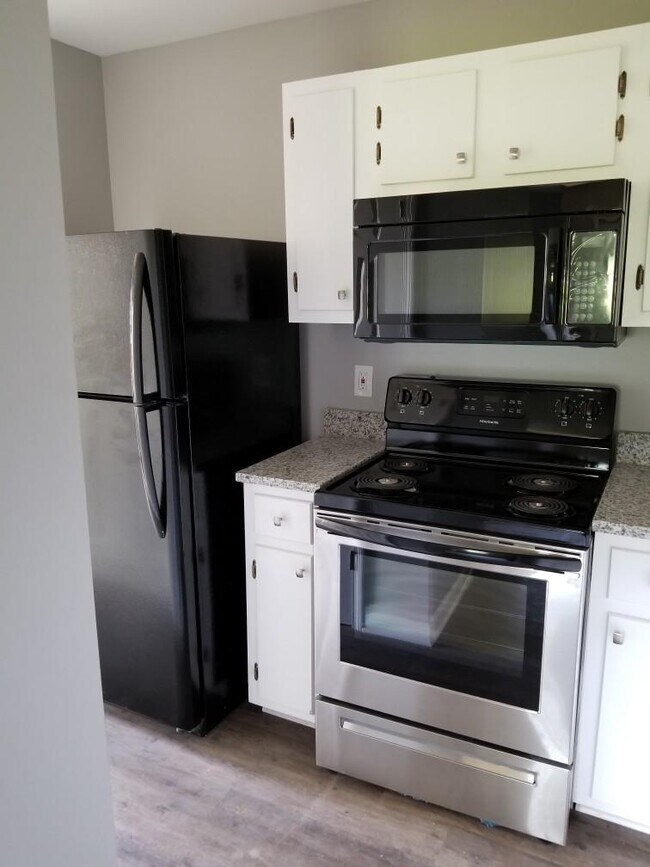 Building Photo - 508 Pecan Dr