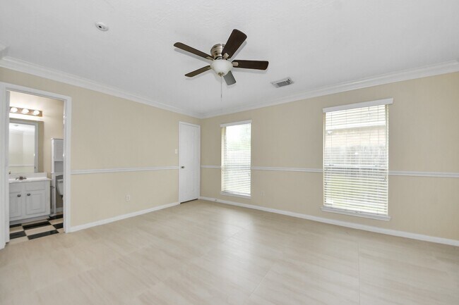 Foto del edificio - 10214 White Oak Trail Ln