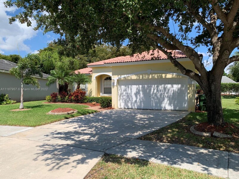 Foto principal - 440 SE 23rd Ln
