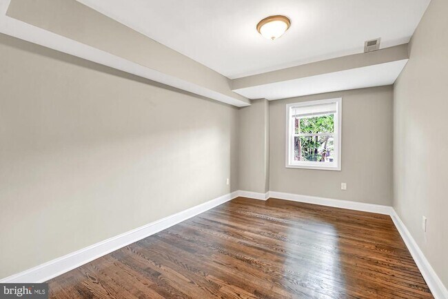 Building Photo - 4912 Pembridge Ave
