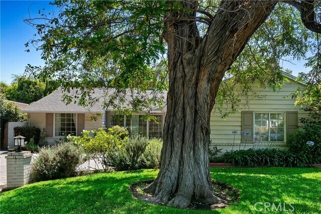 Foto del edificio - 4850 Radford Ave