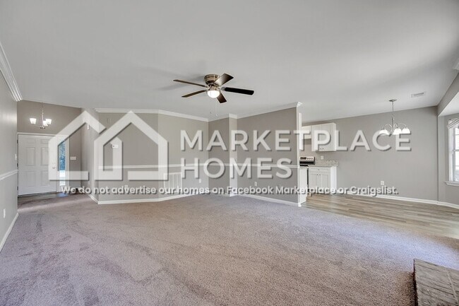 Foto del edificio - 1356 Royalty Dr