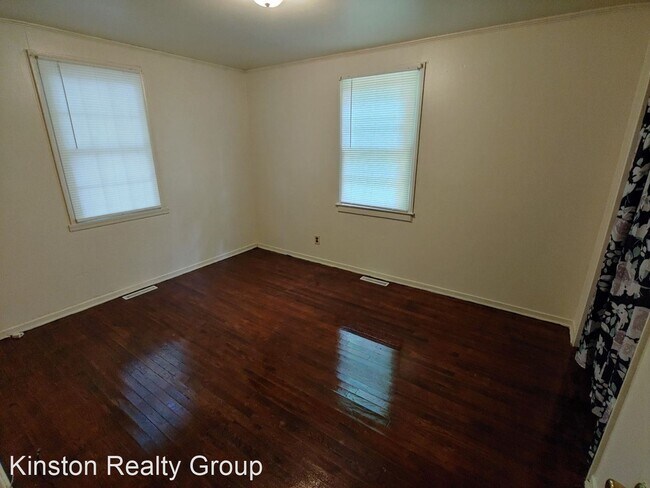Building Photo - 3 br, 1 bath House - 611 Larkspur Road