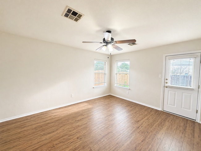 Building Photo - AVAILABLE NOW; APPLY AT OUR WEBSITE TODAY!!