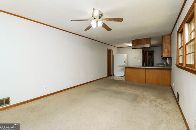 Building Photo - 1255 Angelia Dr SW