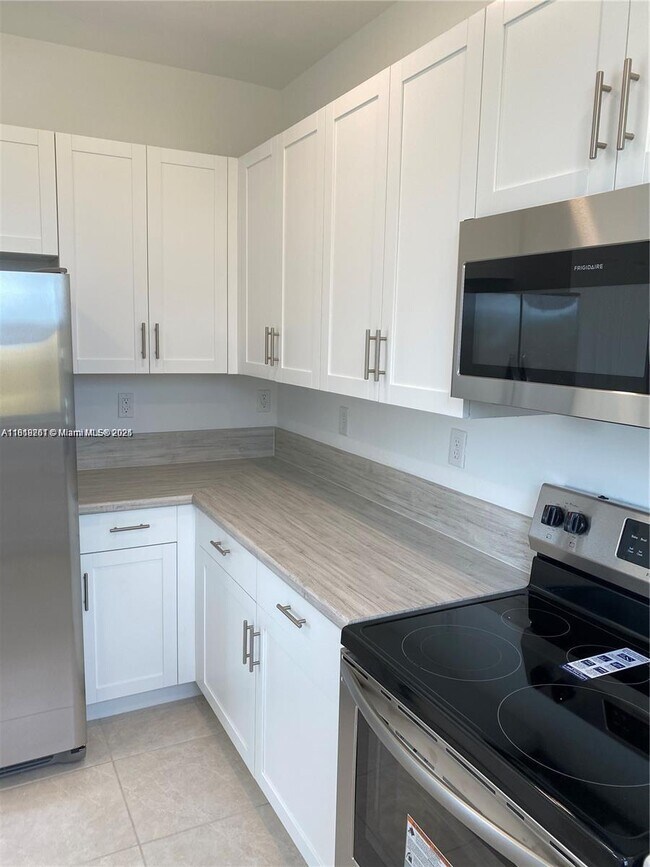 Foto del edificio - 2627 SE 12th St