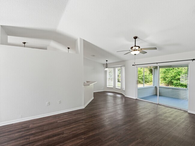 Foto del edificio - 2368 Sweetwater Blvd