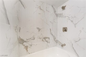 Building Photo - 5317 Indian River Dr