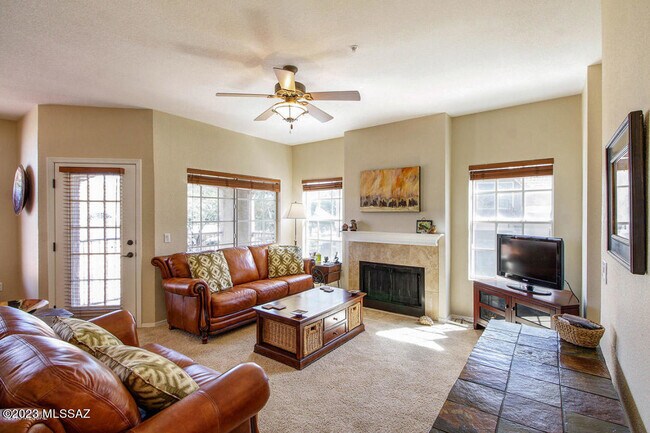 Foto del edificio - 1500 E Pusch Wilderness Dr