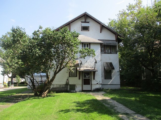 Building Photo - 415 Boone St