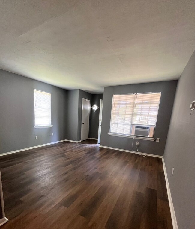 Foto del edificio - 3133-3135 Nathan Ave TP