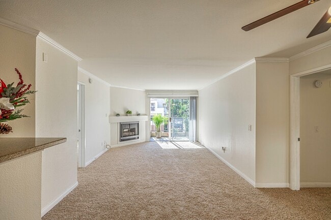 Building Photo - 5535 Canoga Ave