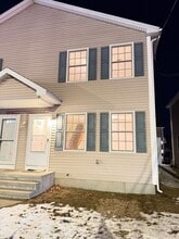 Building Photo - 1138-1140 Boston Rd