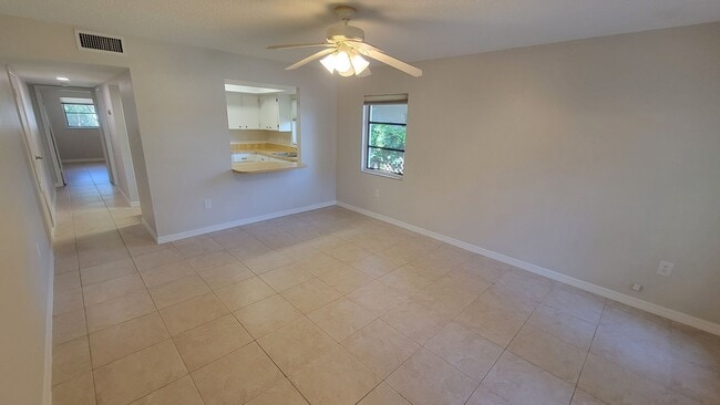 Building Photo - 1 Bedroom, 1 Bathroom in Seminole