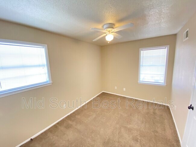 Building Photo - 636 Benham Ave