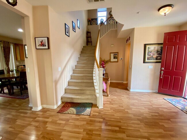 Foto del edificio - RB 4S Ranch 4br/2.5bath/yard/Garage Granite Kitchen $5490